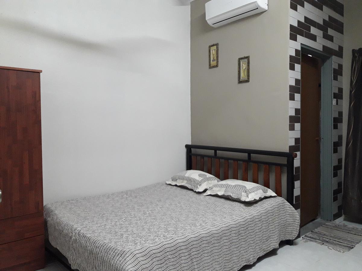 Homestay Bahau Jempol Екстер'єр фото