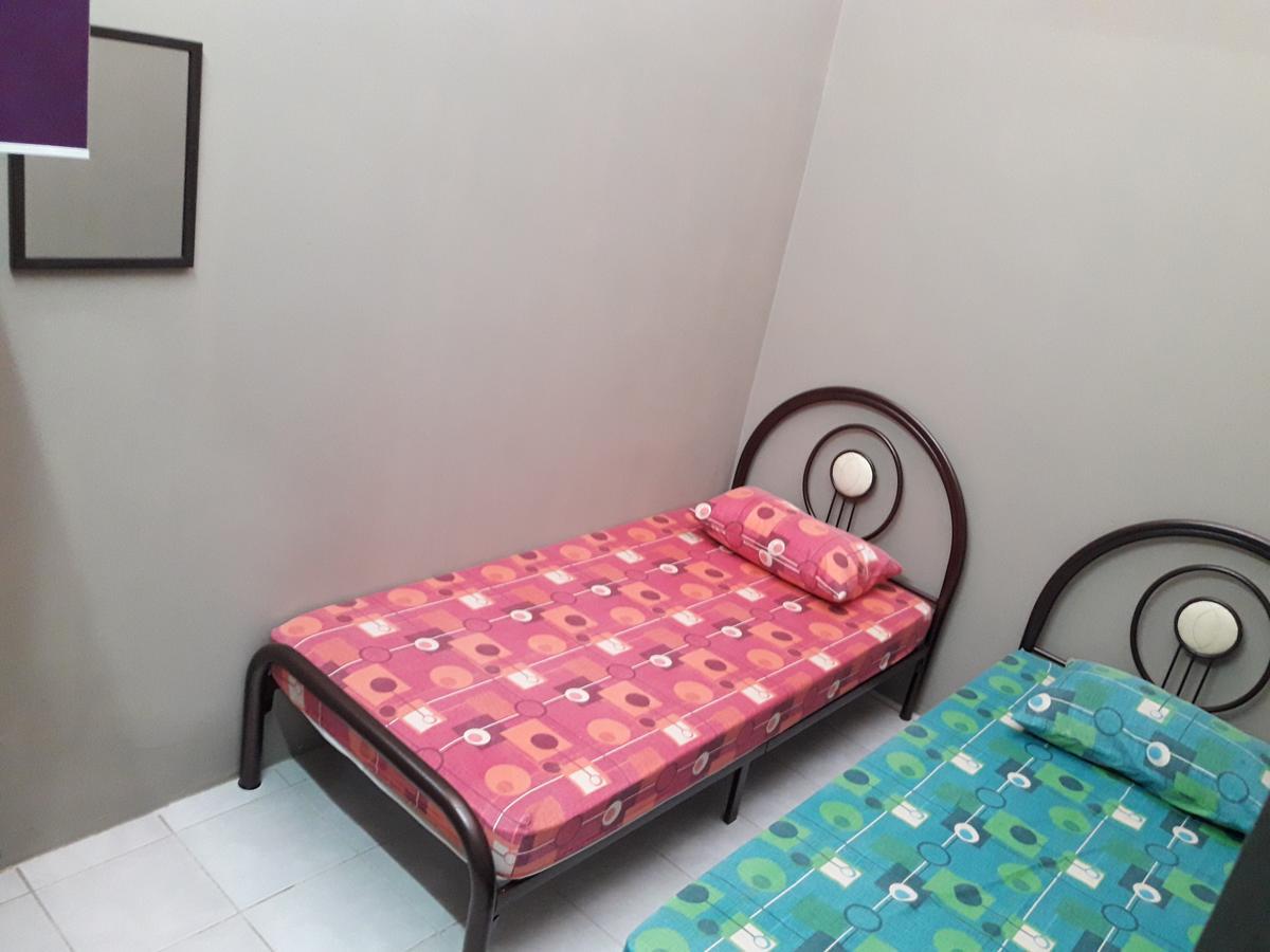 Homestay Bahau Jempol Екстер'єр фото