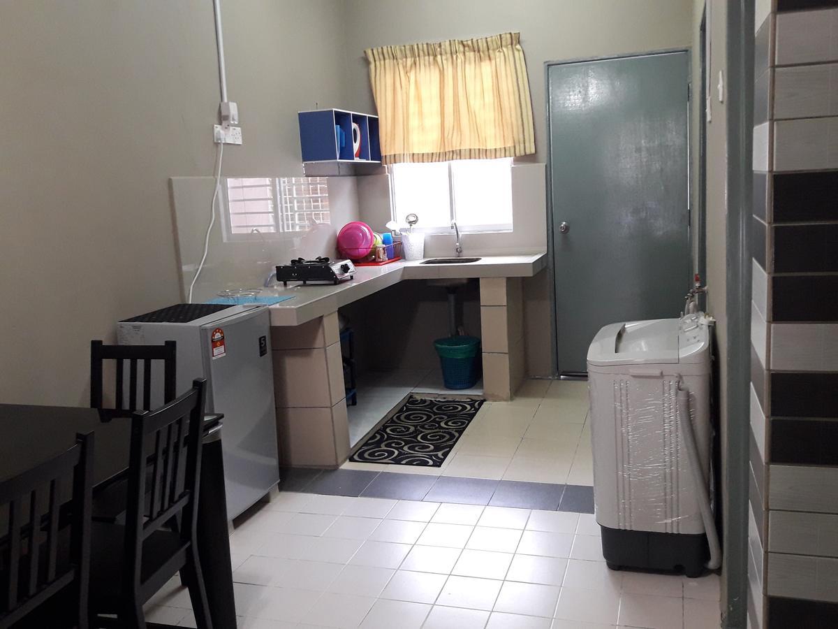 Homestay Bahau Jempol Екстер'єр фото