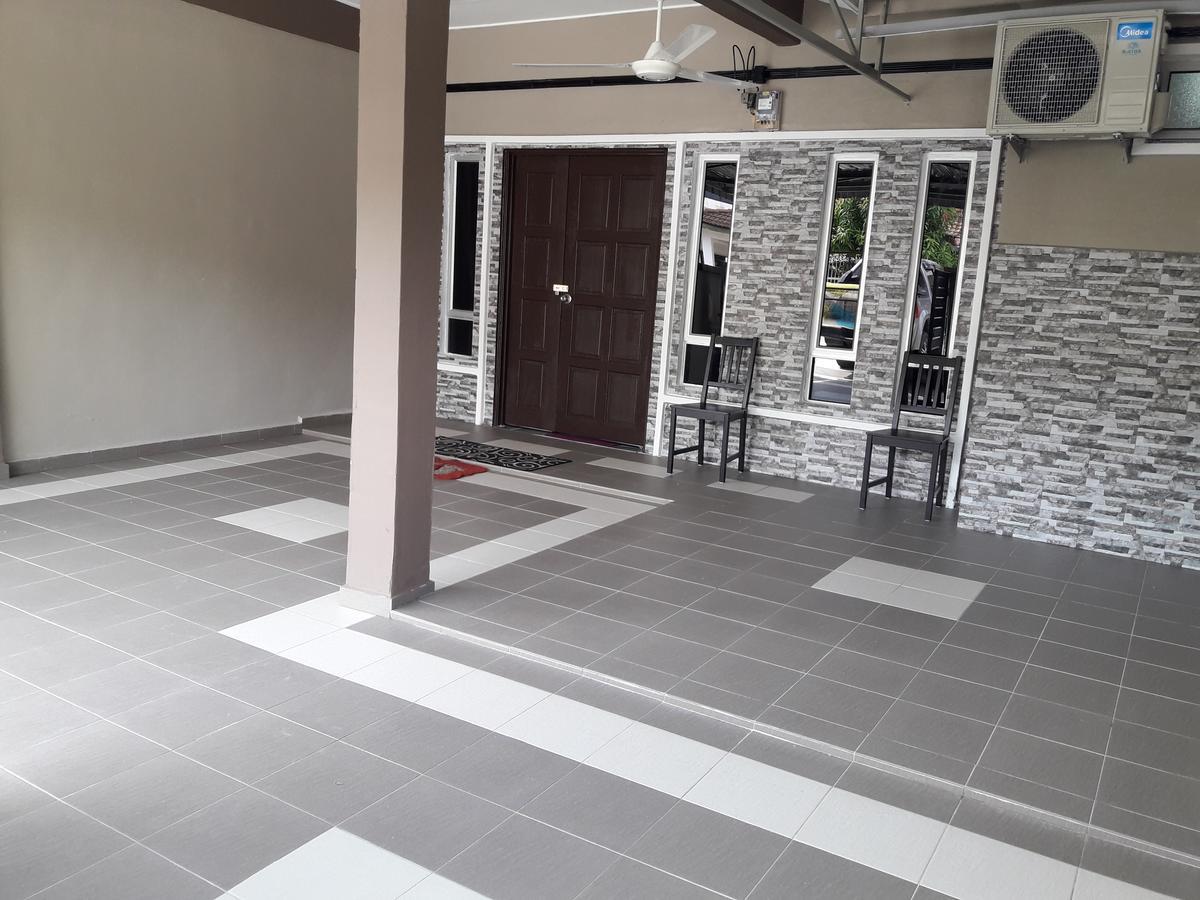 Homestay Bahau Jempol Екстер'єр фото